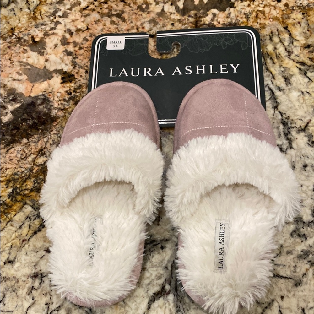 LAURA ASHLEY Slippers